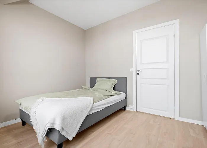 Sentral Og Moderne 4br I - P Apartment