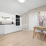 شقة Sentral Og Moderne 4br I - P