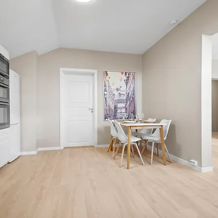 Sentral Og Moderne 4br I - P شقة بورشغرون
